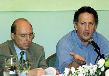 Υποβαθμίζει το ενδεχόμενο ανασχηματισμού ο γγ της ΚΕ του ΠΑΣΟΚ