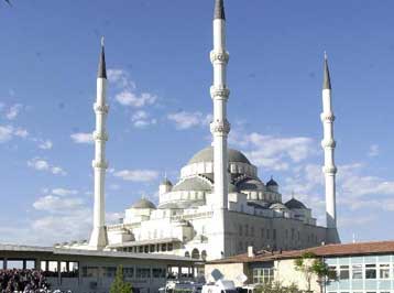 Δεν αναβάλλεται η απόφαση για απαγόρευση του Κόμματος της Αρετής στην Τουρκία