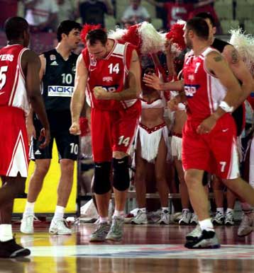 Ολυμπιακός – Παναθηναϊκός 36-35 στο α ημίχρονο