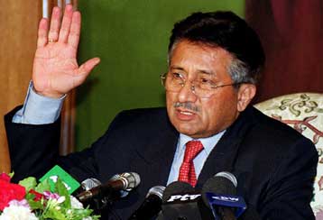 Ο στρατηγός Μουσαράφ ορκίζεται πρόεδρος του Πακιστάν