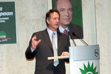 Ζυμώσεις στο ΠΑΣΟΚ μετά το γκάλοπ της MRB – Ευφορία στη Ρηγίλλης