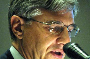 Διέψευσε τις φήμες περί παραίτησής του ο Γιαννίτσης μετά τη συνάντηση με Σημίτη