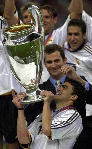 Σαντσίς και Φουέντες κρέμασαν τα παπούτσια τους