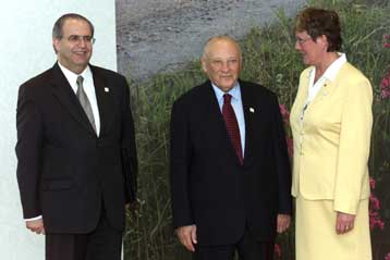 Η Τουρκία δεν μπορεί να εμποδίσει την ένταξη της Κύπρου στην ΕΕ εκτιμά ο Κληρίδης