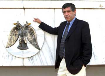 Για τρία χρόνια στην ΑΕΚ ο Σάντος