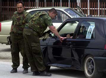 Διαβουλεύσεις στην ΠΓΔΜ, εν αναμονή των αποφάσεων του ΝΑΤΟ