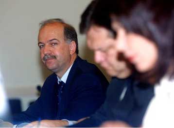 Επέμβαση και έλεγχος Πολιτείας στις μεταβιβάσεις των μετοχών ΑΕΚ και ΠΑΟΚ