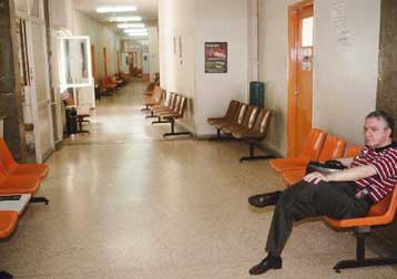 Συνεχίζουν τις κινητοποιήσεις τους οι γιατροί του ΙΚΑ