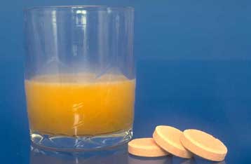 H βιταμίνη C «ίσως προκαλεί βλάβες στο DNA, εξίσου σημαντικές με αυτές που προλαμβάνει»