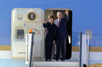 Ο Αμερικανός πρόεδρος έφτασε στην Πολωνία για να «αγκαλιάσει» τα ανατολικά κράτη