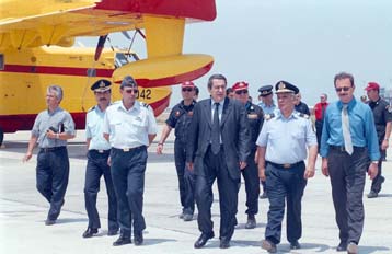 Τέσσερα νέα Canadair ενισχύουν τον αγώνα κατά των πυρκαγιών στη Bόρειo Ελλάδα
