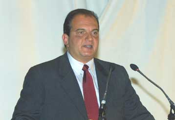 Την καταδίκη της τρομοκρατίας στα Σκόπια από τη διεθνή κοινότητα ζητά ο Καραμανλής