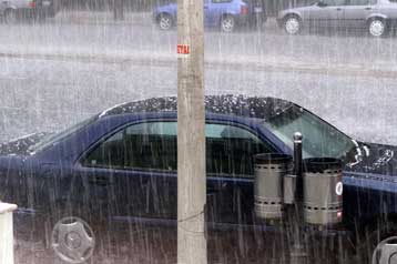 Ισχυρές καταιγίδες πλήττουν τη Μακεδονία και τη Θράκη