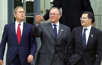 Μας ενώνουν πολλά, μας χωρίζουν λιγότερα, διακηρύσσουν ΕΕ και ΗΠΑ