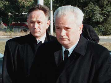 Έκδοση Μιλόσεβιτς; Η γιουγκοσλαβική κυβέρνηση εγκρίνει σχέδιο νόμου για συνεργασία με τη Χάγη