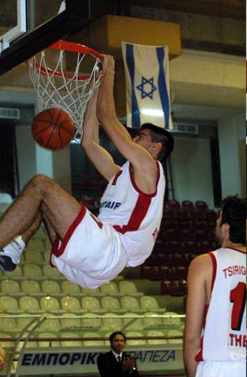 Για την απόκτηση του Χρήστου Ταπούτου ο «δικέφαλος», σε αναμονή ο Ολυμπιακός