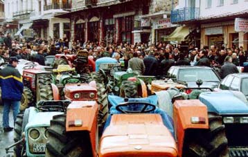 Με κινητοποιήσεις απειλούν οι αγρότες για τις επιδοτήσεις καπνών και βαμβακιού