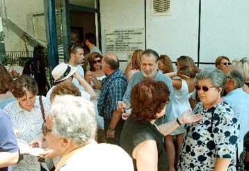 Συγκέντρωση διαμαρτυρίας για ολιγωρία του ΔΙΚΑΤΣΑ στην αναγνώριση πτυχίων ιατρικής