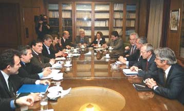 Σε παράταση λειτουργίας των τραπεζών συμφωνούν οι τραπεζοϋπάλληλοι