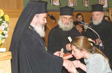 Ισοτιμία και όχι ισότητα των δύο φύλων βλέπει ο Αρχιεπίσκοπος