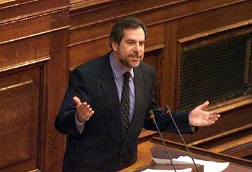 Επίθεση Παπουτσή σε εφοπλιστές κατά τη συζήτηση του ν/σ για τις ενδομεταφορές