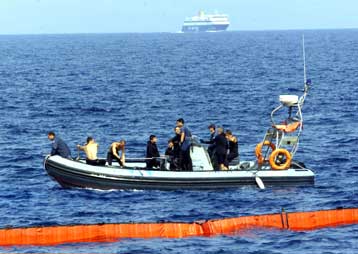 Δώρο του Γάλλου πρεσβευτή στην Πάρο για τη διάσωση ναυαγών του Σάμινα