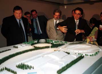 Τα προσχέδια του ευρύτερου χώρου του Ολυμπιακού Σταδίου παρέδωσε ο Καλατράβα