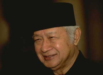 Αιφνιδίως στο νοσοκομείο ο πρώην ηγέτης της Ινδονησίας Σουχάρτο