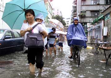 Οι πλημμύρες στην Κίνα στοίχισαν τη ζωή σε 17 ανθρώπους