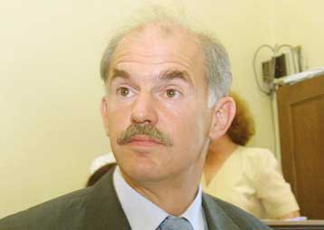 Ανησυχεί η Αθήνα για τις εξελίξεις στην ΠΓΔΜ – Ουδέν νεώτερον για την ευρωάμυνα