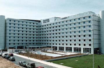 Επιχειρηματικές κόντρες για την ανέγερση νέων ξενοδοχείων στην Αθήνα