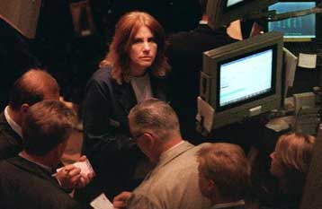 Υποχωρούν Nasdaq και Dow Jones στο άνοιγμα της Δευτέρας