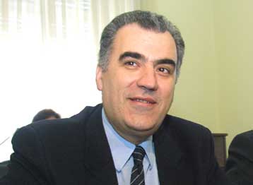 Κατηγορηματικά διαψεύδει ο Ρέππας τα σενάρια περί ανασχηματισμού