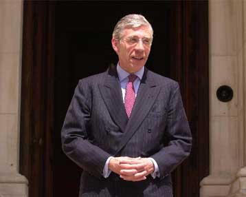 Φιλοευρωπαϊκές οι πρώτες δηλώσεις του νέου υπουργού Εξωτερικών της Βρετανίας Τζακ Στρο