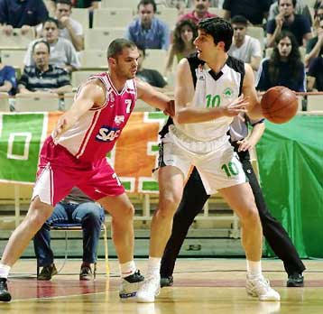 Ο Παναθηναϊκός έκανε το πρώτο βήμα, 83-70 τον Ολυμπιακό στο ΟΑΚΑ