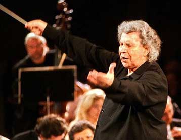 Συναυλία – αφιέρωμα στη Μάχη της Κρήτης υπό τη διεύθυνση του Μ.Θεοδωράκη