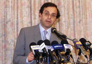 Συγκρότηση «αντισημιτικού» μετώπου ζητά ο Σαμαράς μιλώντας για ενιαίο ψηφοδέλτιο της Κεντροδεξιάς