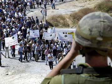 Συγκρούσεις Ισραηλινών με Παλαιστίνιους φοιτητές – Στη Μέση Ανατολή την Τρίτη ο Κόφι Ανάν