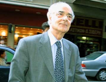 Πρόσκληση προς τον Δ.Χριστόφια να επισκεφθεί την Αθήνα απηύθυνε ο Απ.Κακλαμάνης