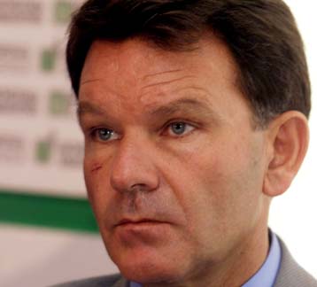 Εξηγήσεις σχετικά με τις τηλεοπτικές του εμφανίσεις για την υπόθεση Λυμπέρη καλείται να δώσει ο Κούγ