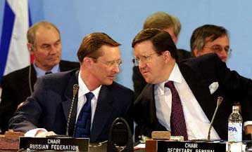 Κοινή στρατηγική κατά των πυραύλων μεσαίου βεληνεκούς αναπτύσσουν ΝΑΤΟ και Ρωσία