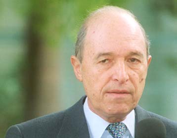 Διαψεύδει από το Βερολίνο ο Σημίτης ότι συζήτησε για τα  Eurofighter με τον Γκέρχαρντ Σρέντερ