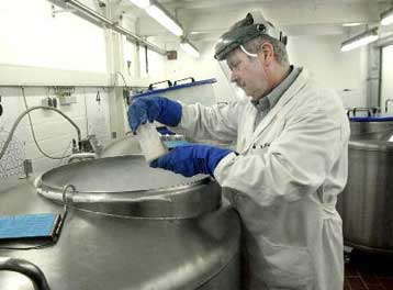 Η Bristol – Myers Squibb αγοράζει μονάδα της DuPont έναντι 7,8 δισ. δολαρίων