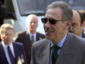 Η Ελλάδα εμποδίζει τις διαπραγματεύσεις για τον ευρωστρατό, υποστηρίζει ο Τζεμ