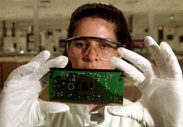 Εντός του στόχου αναμένεται να διαμορφωθούν οι πωλήσεις του β τριμήνου για την Intel