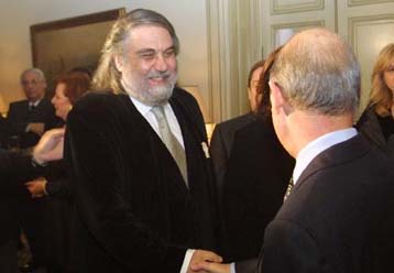 Ανησυχία αρχαιολόγων για το ναό του Ολυμπίου Διός λόγω της συναυλίας του Βαγγέλη Παπαθανασίου