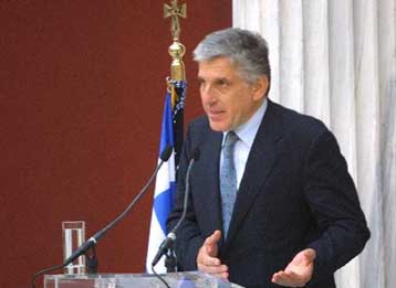 Για την αντιμετώπιση της παραοικονομίας και της φοροδιαφυγής μίλησε ο υπουργός Εθνικής Οικονομίας