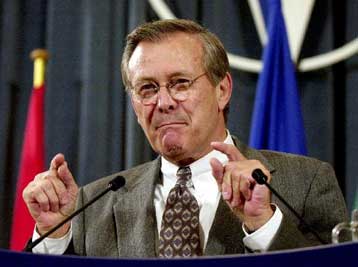 Ο Ράμσφελντ παρουσιάζει την ΝΜD και επικρίνει την Ευρώπη για τις αμυντικές της δυνατότητες