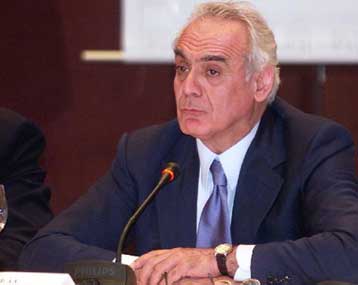 Δεν υπάρχει συμφωνία για τη συμμετοχή της Τουρκίας στην ευρωάμυνα, διαβεβαιώνει τη ΝΔ ο Τσοχατζόπουλ