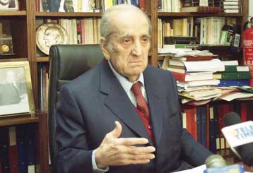 Στο Ιατρικό Κέντρο ο Ευ.Γιαννόπουλος, λόγω ξαφνικής αδιαθεσίας